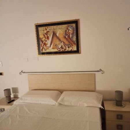 Rooms Center Wolf - Matrimoniale E Comunicanti 马泰拉 外观 照片