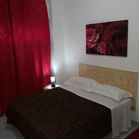 Rooms Center Wolf - Matrimoniale E Comunicanti 马泰拉 外观 照片