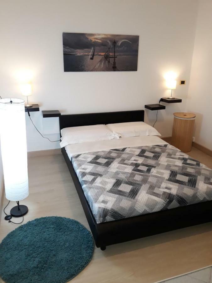 Rooms Center Wolf - Matrimoniale E Comunicanti 马泰拉 外观 照片
