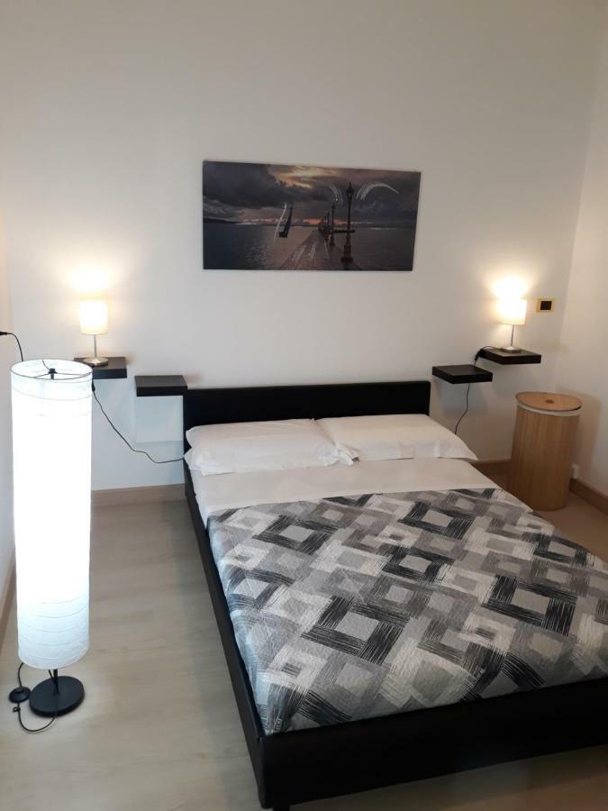 Rooms Center Wolf - Matrimoniale E Comunicanti 马泰拉 外观 照片